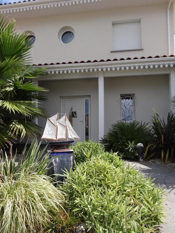 Aresia Bed & Breakfast Bagian luar foto