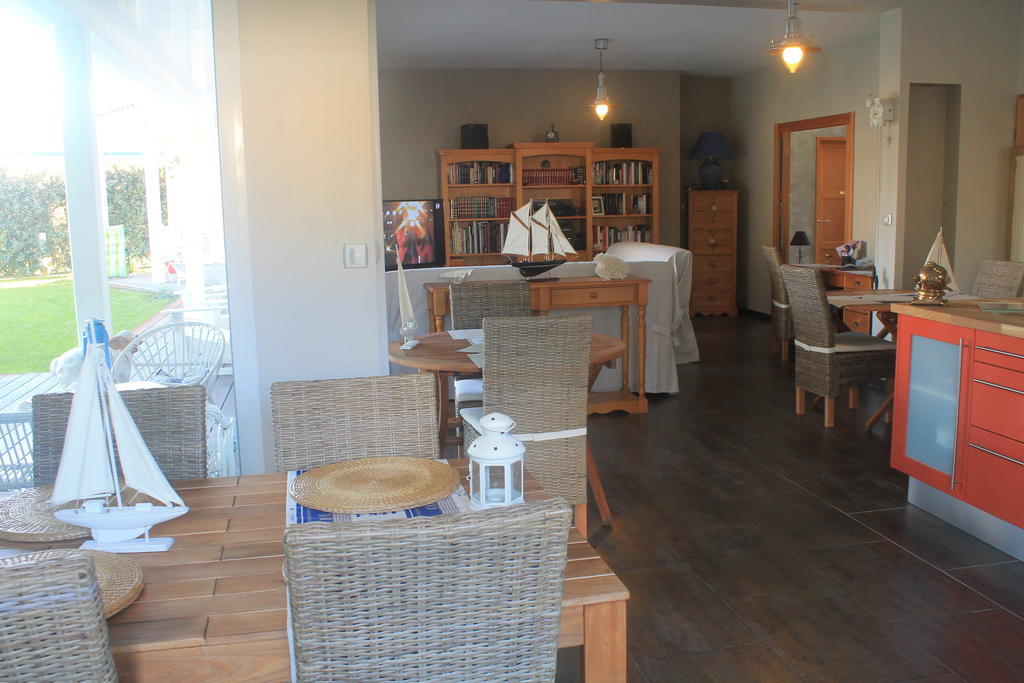 Aresia Bed & Breakfast Bagian luar foto